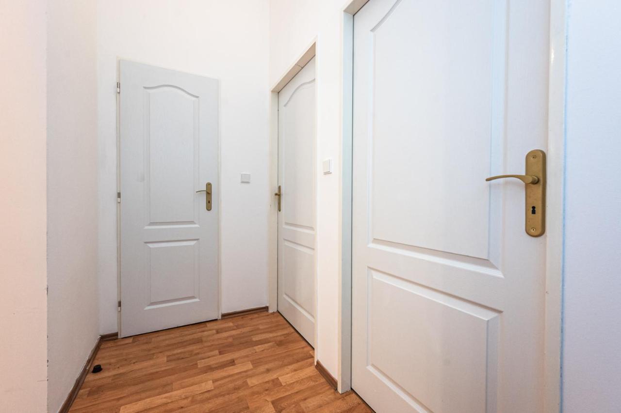 Apartment Lublanska 48 Прага Экстерьер фото